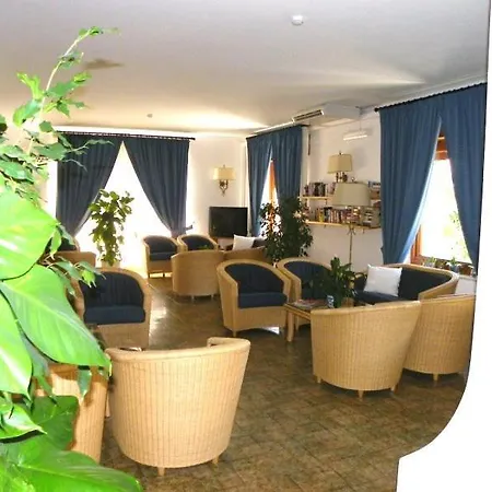 Готель La Playa 3*