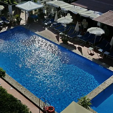 La Playa Готель 3*