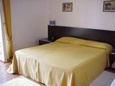 Готель La Playa 3*